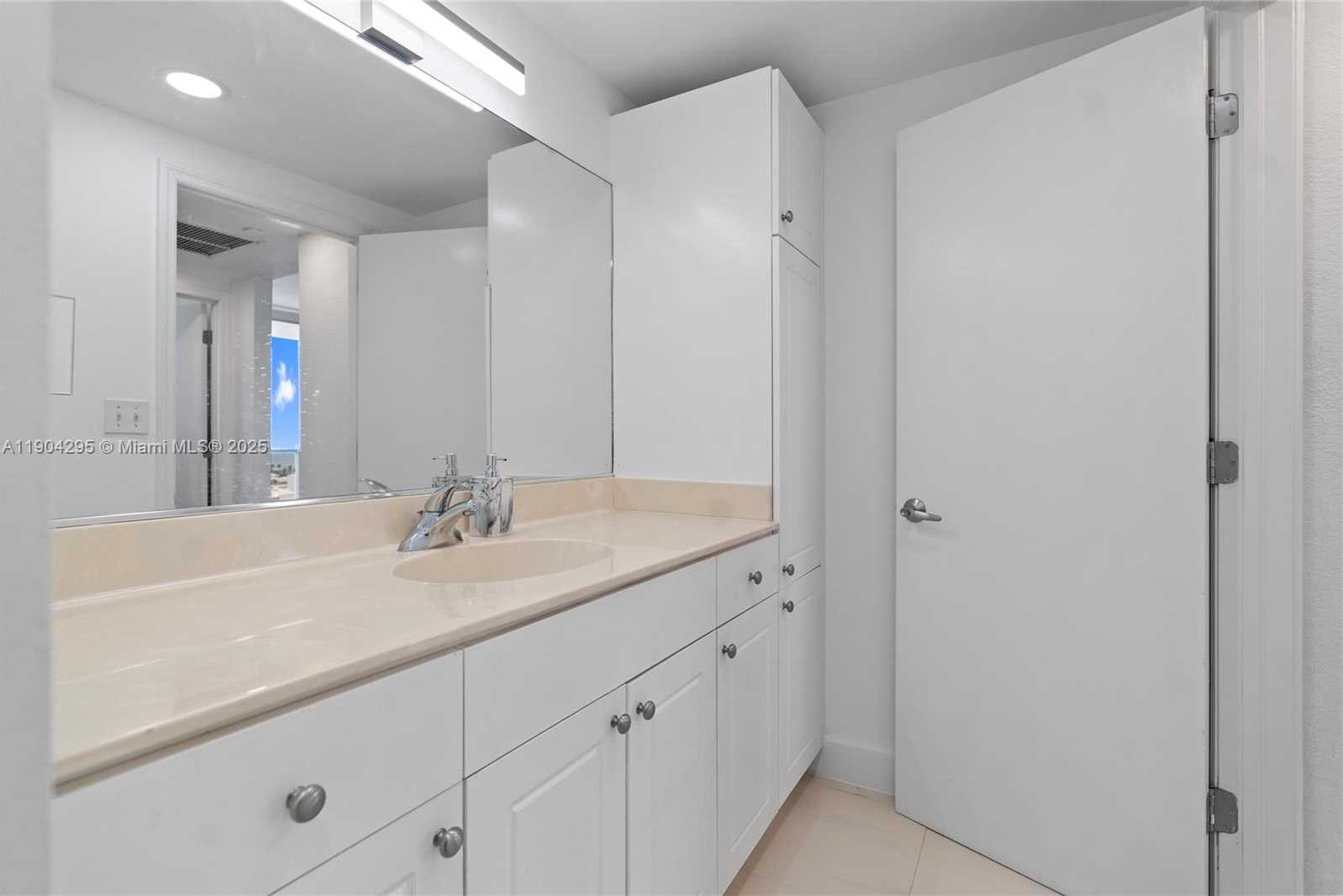 Small Image of 401 69TH ST #1204, Miami Beach Number 20