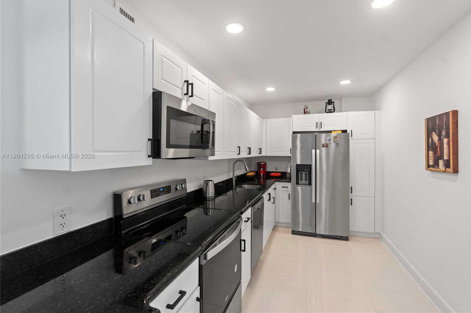 Small Image of 401 69TH ST #1204, Miami Beach Number 3