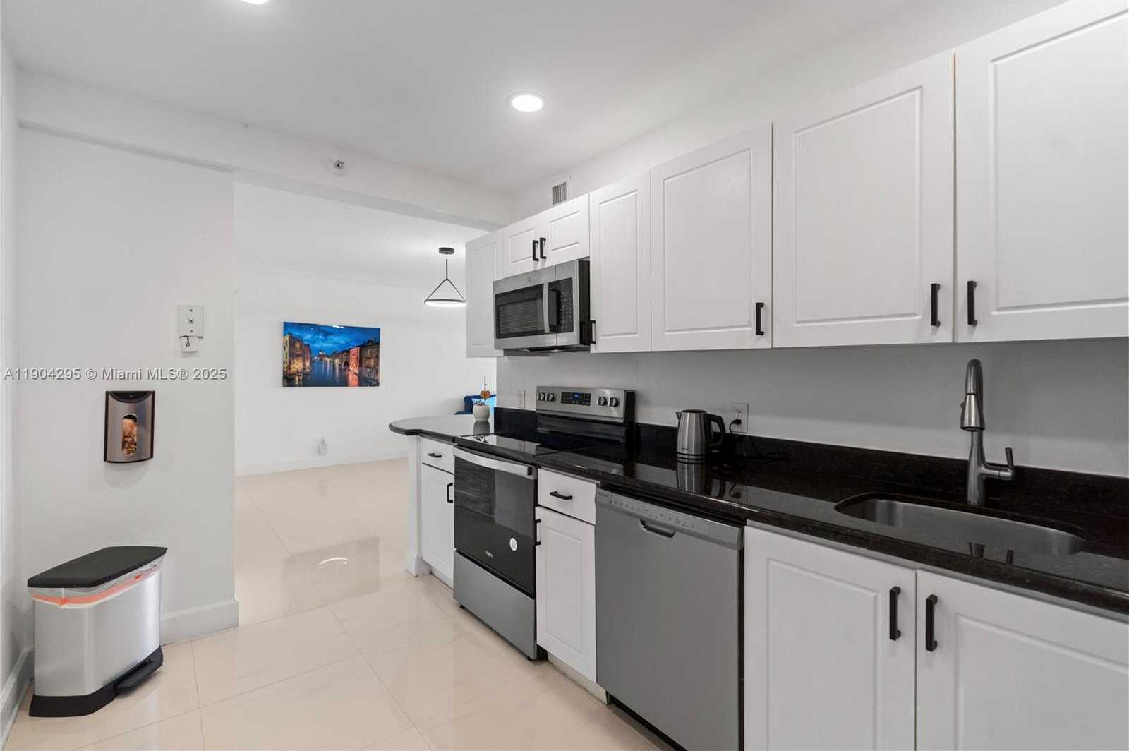Small Image of 401 69TH ST #1204, Miami Beach Number 4