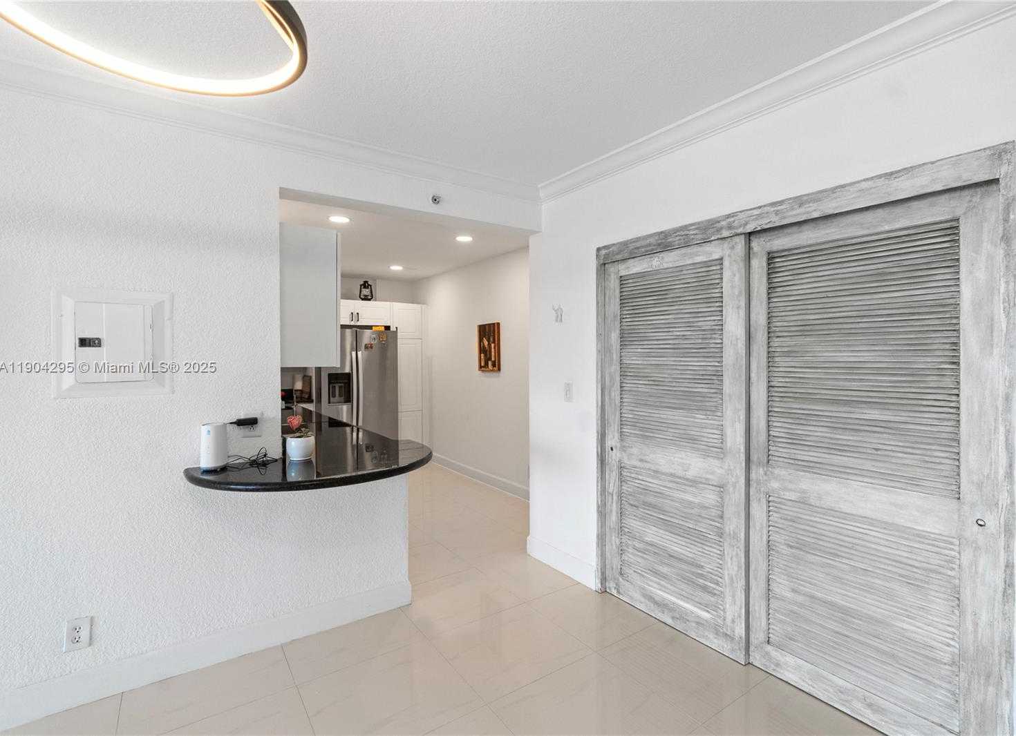 Small Image of 401 69TH ST #1204, Miami Beach Number 6