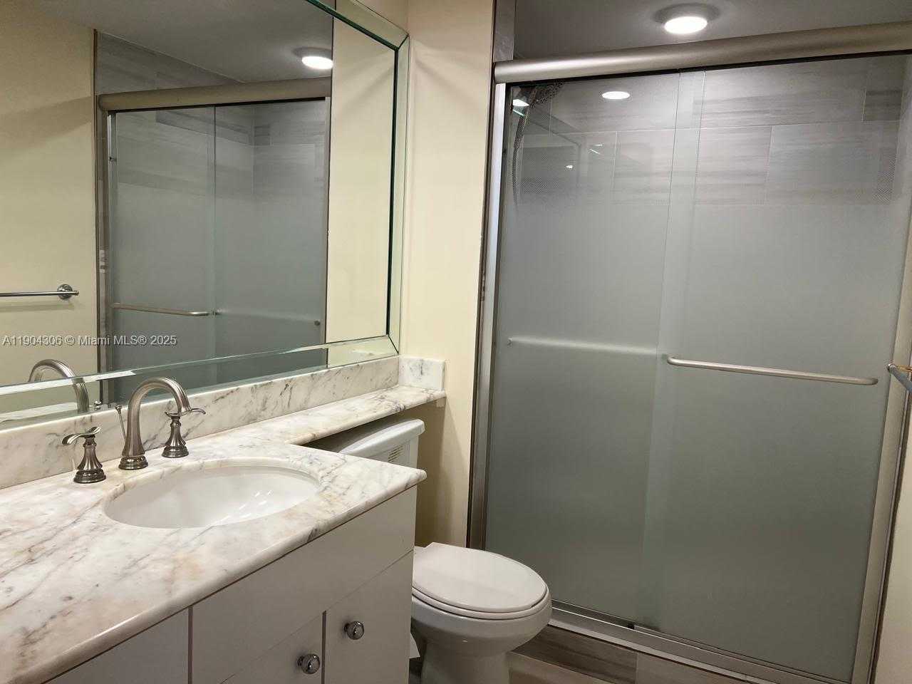 Small Image of 19355 TURNBERRY WAY #10A, Aventura Number 11