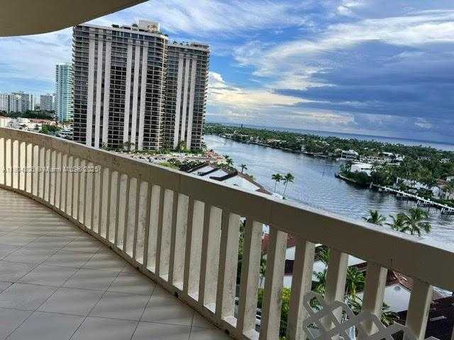 Small Image of 19355 TURNBERRY WAY #10A, Aventura Number 15