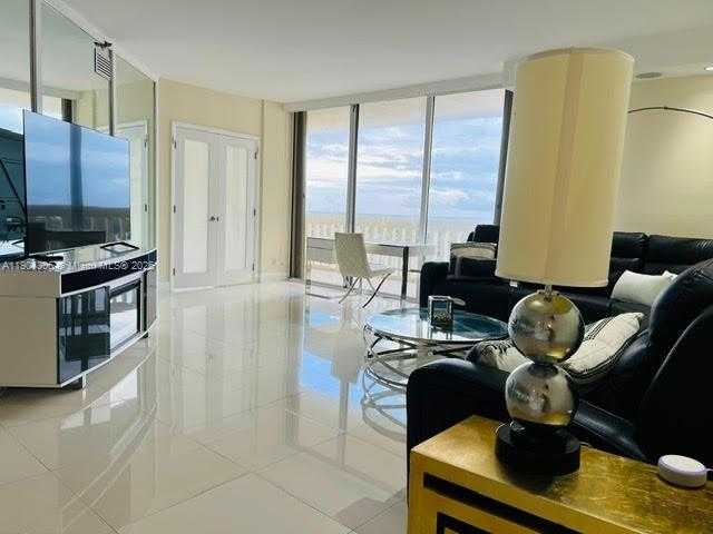 Small Image of 19355 TURNBERRY WAY #10A, Aventura Number 21