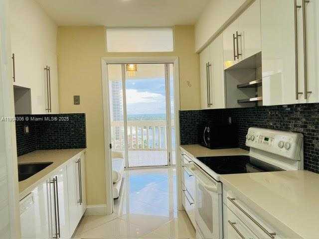 Small Image of 19355 TURNBERRY WAY #10A, Aventura Number 25
