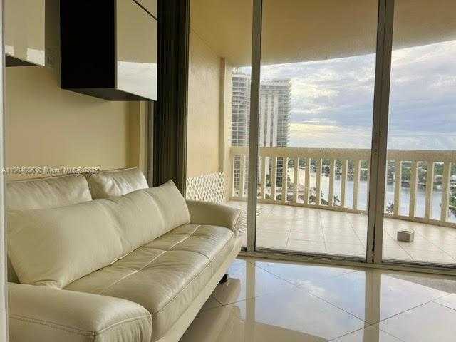 Small Image of 19355 TURNBERRY WAY #10A, Aventura Number 27