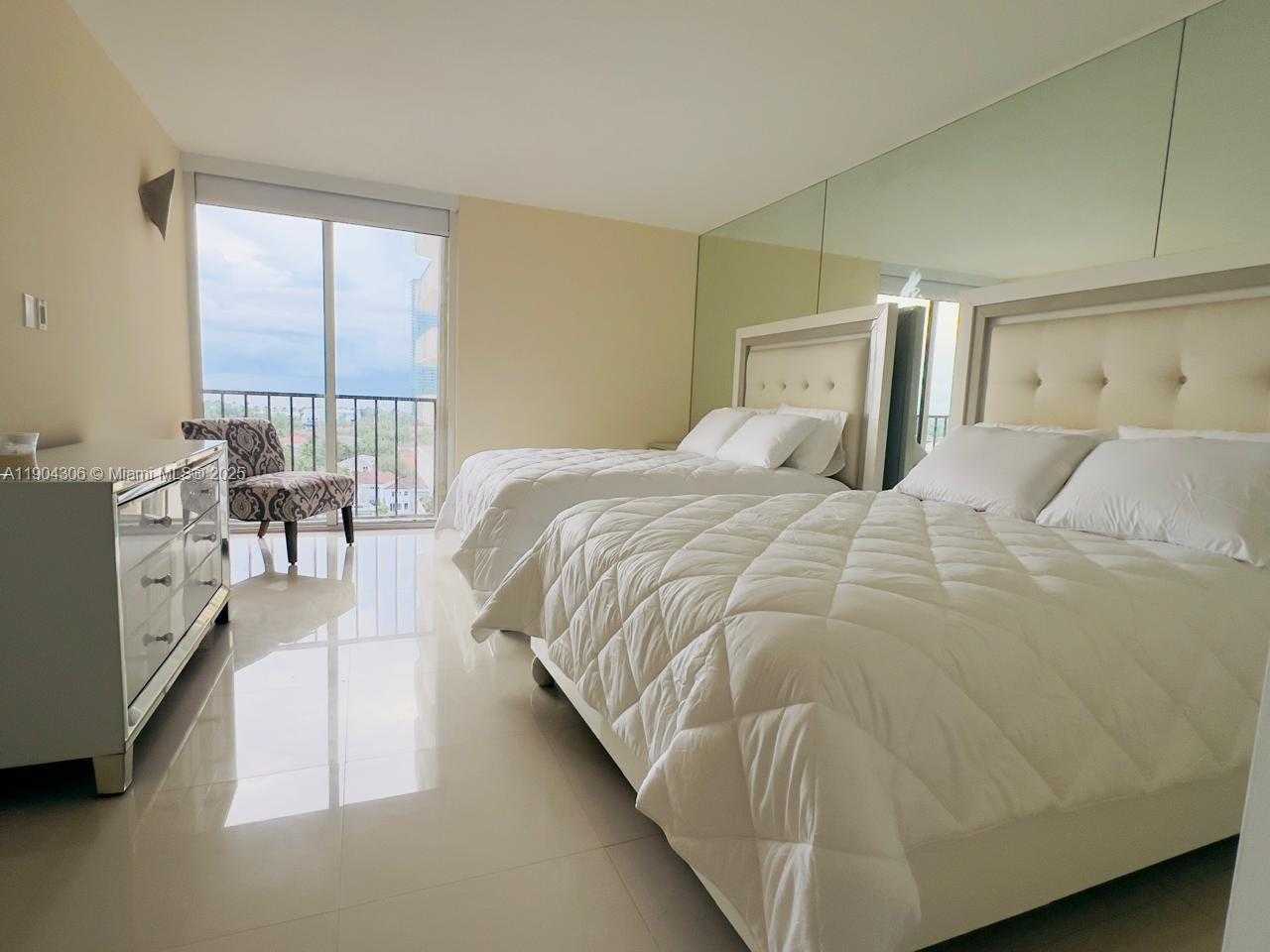 Small Image of 19355 TURNBERRY WAY #10A, Aventura Number 5