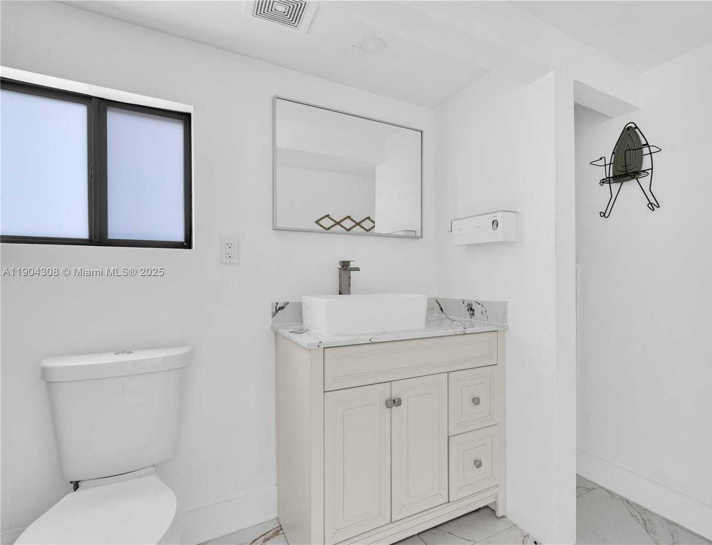 Small Image of 14970 LEISURE DR #14970, Homestead Number 14