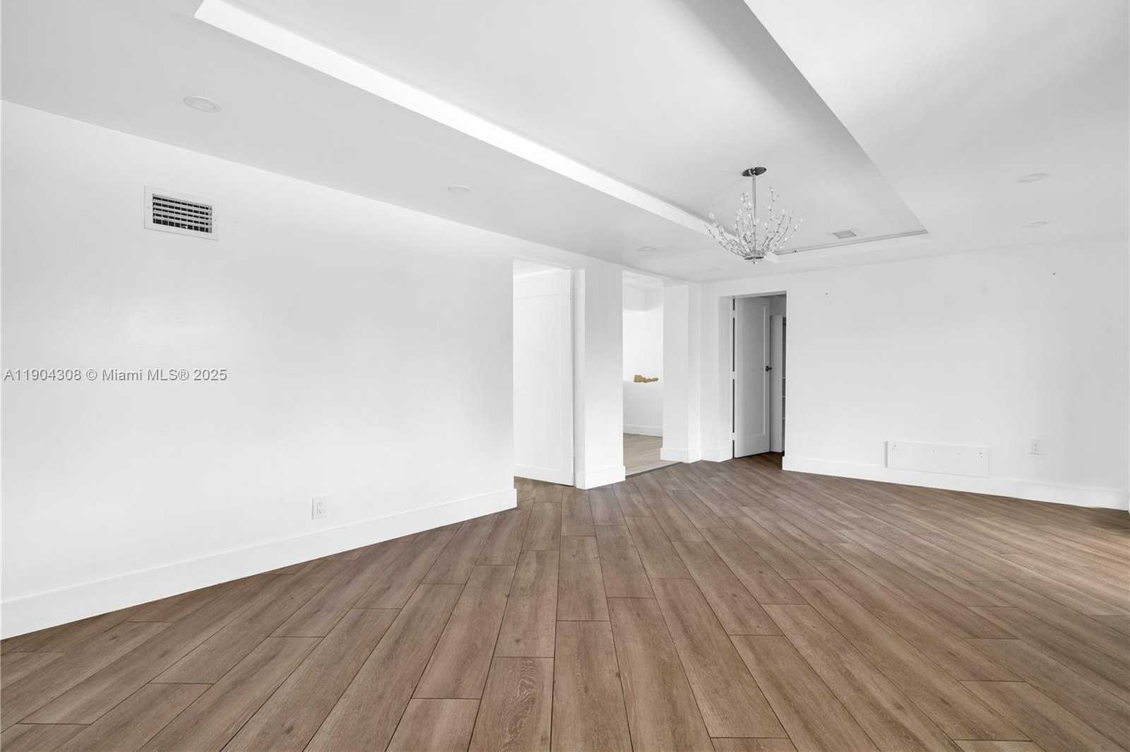 Small Image of 14970 LEISURE DR #14970, Homestead Number 23