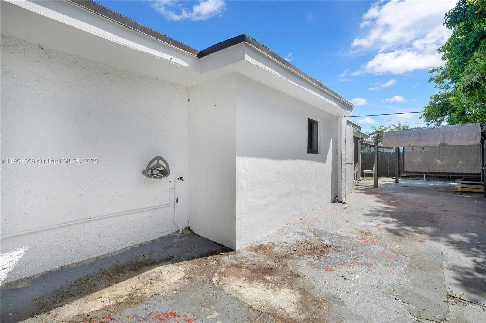 Small Image of 14970 LEISURE DR #14970, Homestead Number 26