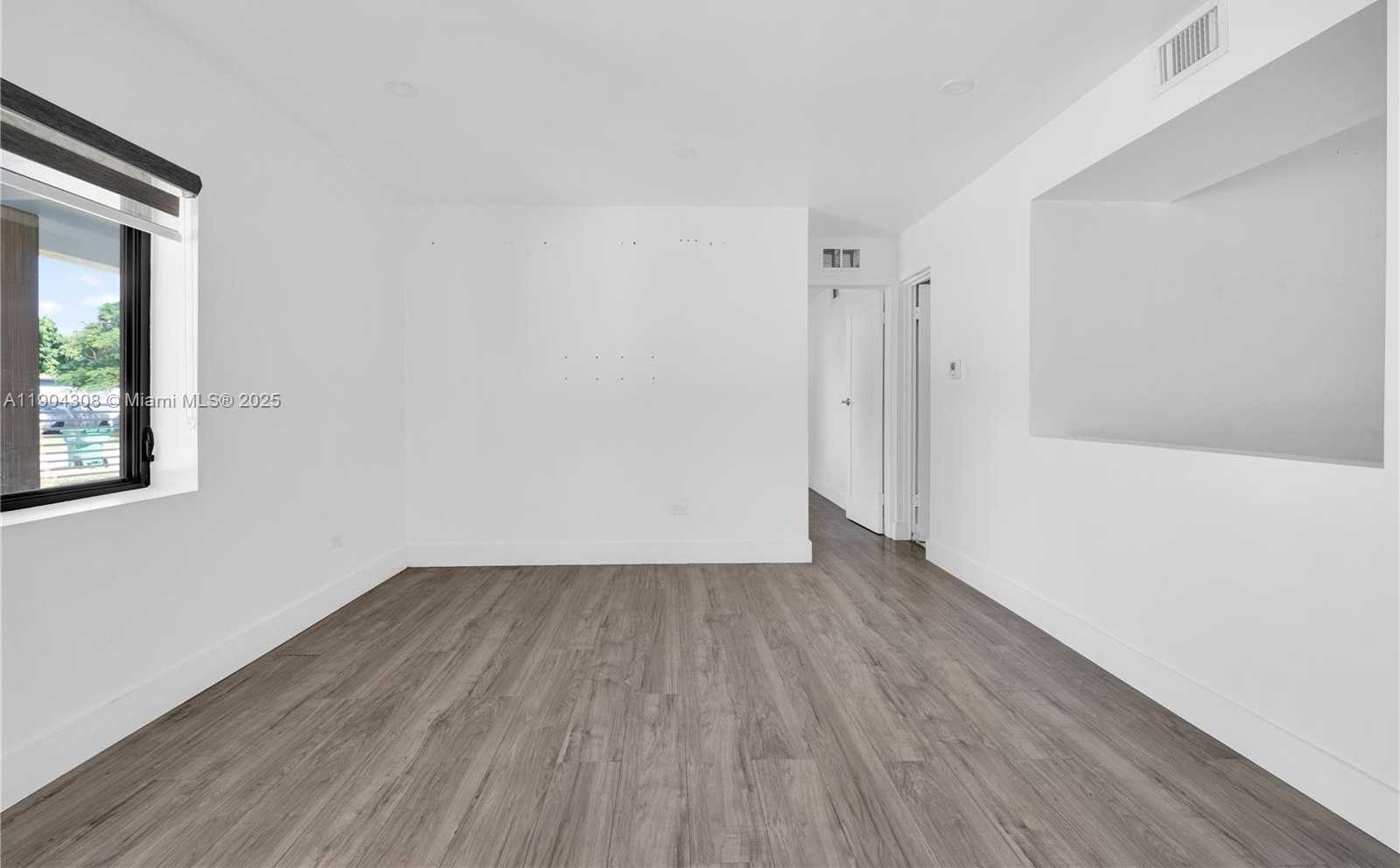 Small Image of 14970 LEISURE DR #14970, Homestead Number 3