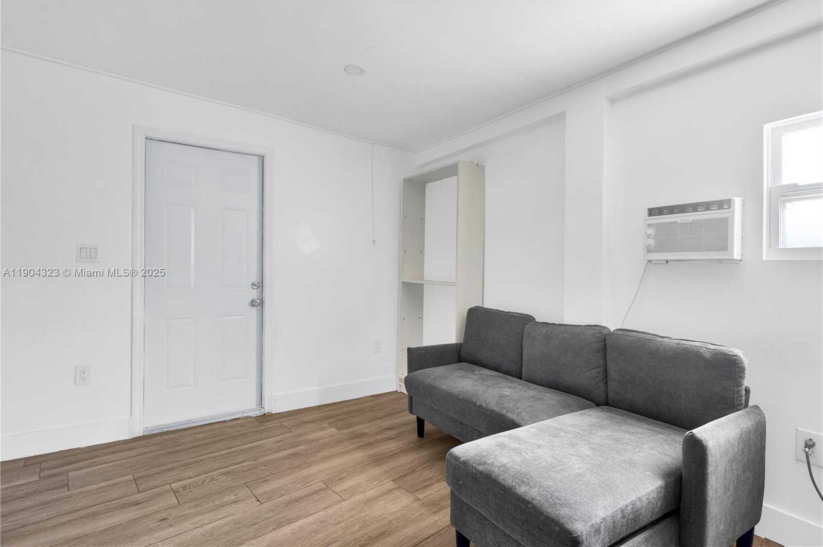 Small Image of 14970 LEISURE DR #1, Homestead Number 3