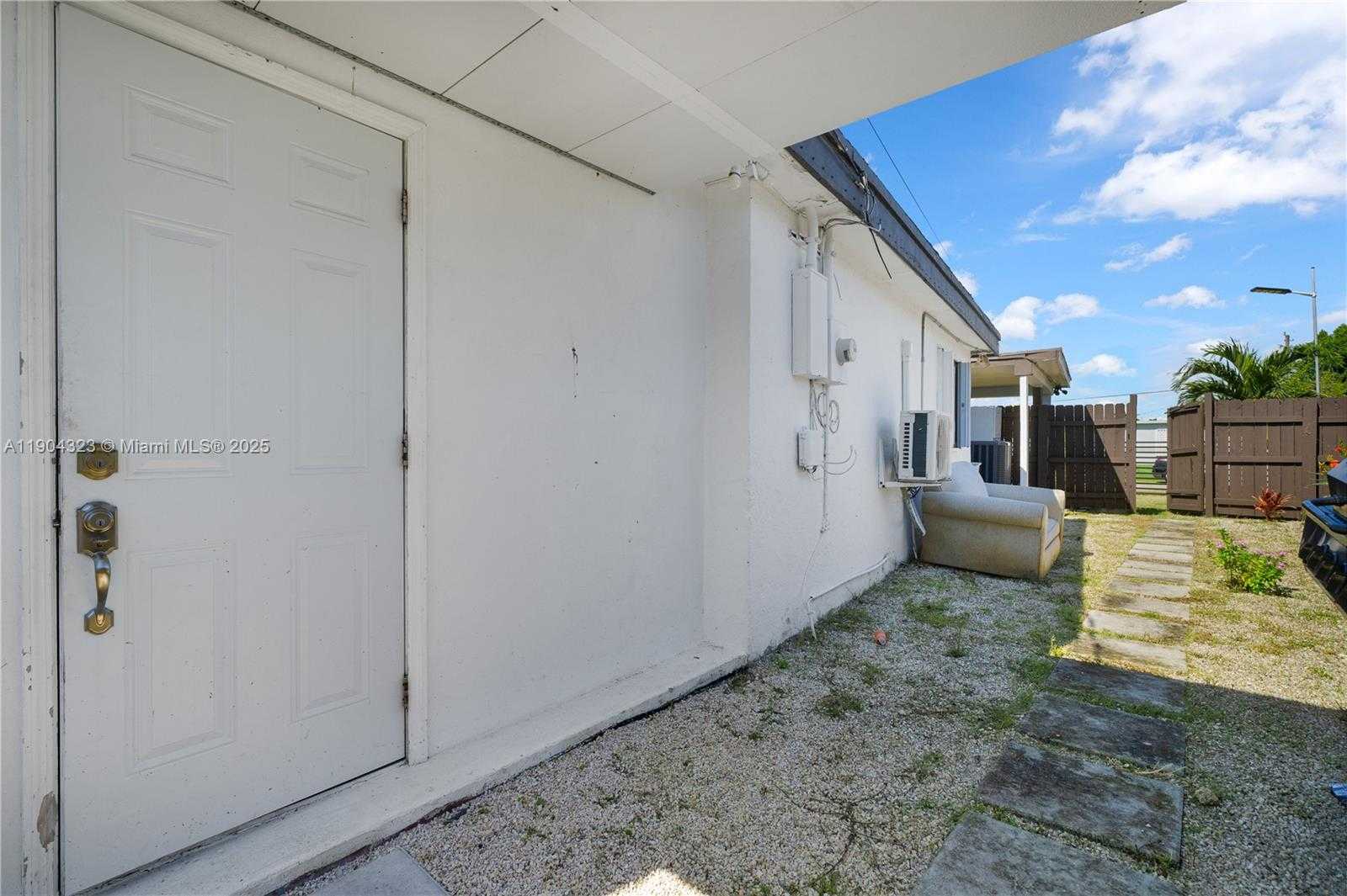 Small Image of 14970 LEISURE DR #1, Homestead Number 5