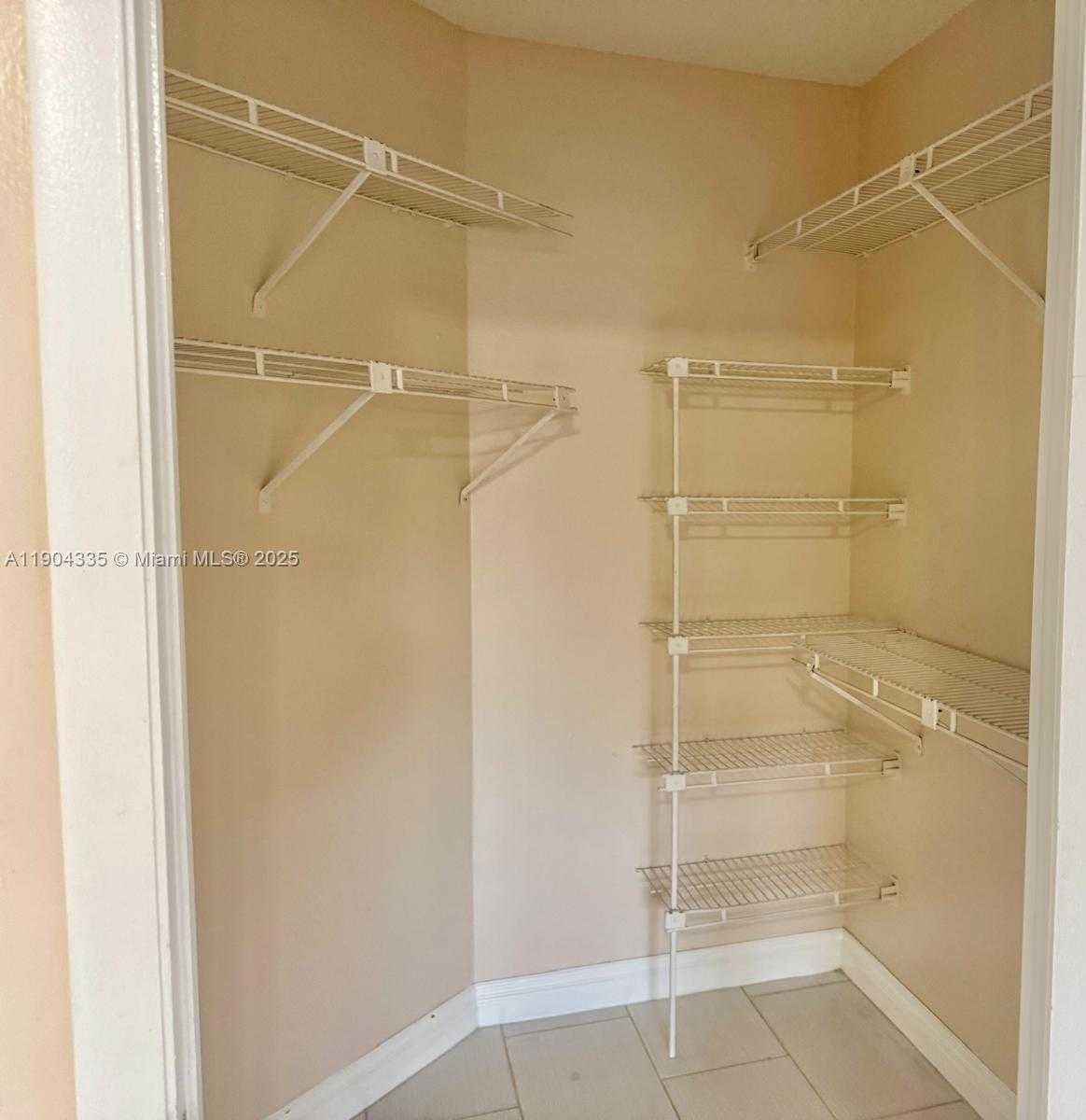 Small Image of 8290 LAKE DR #107, Doral Number 13