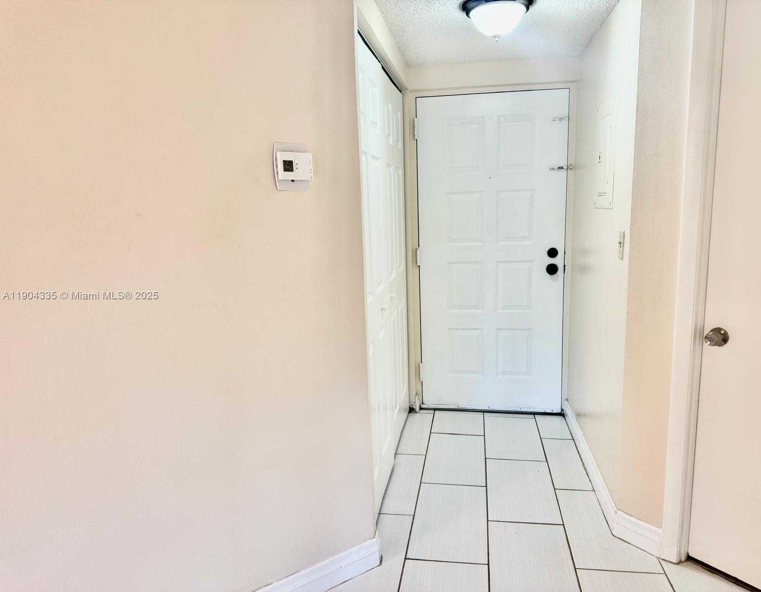 Small Image of 8290 LAKE DR #107, Doral Number 14