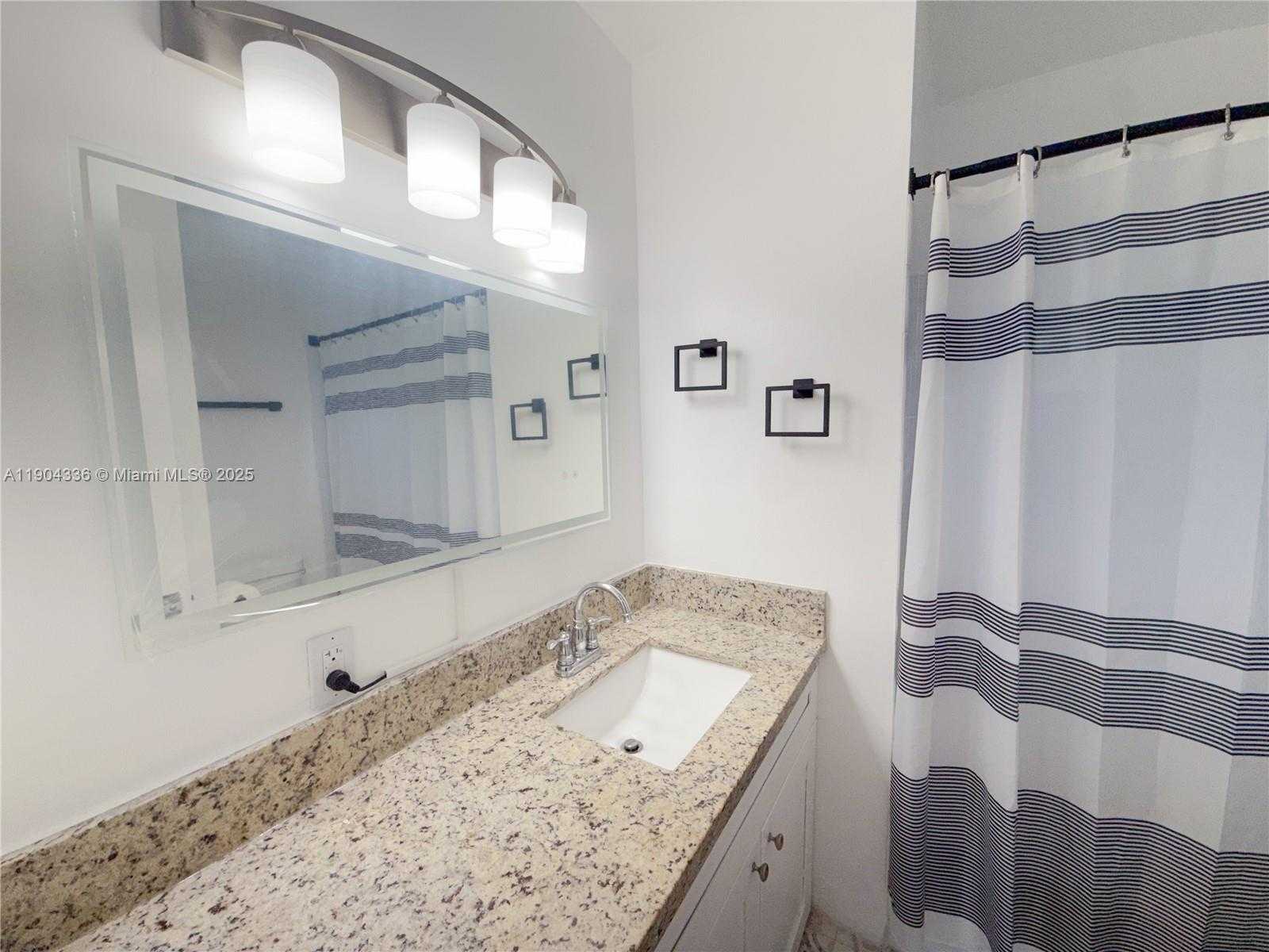 Small Image of 11 EDGEWATER DR #8, Coral Gables Number 8