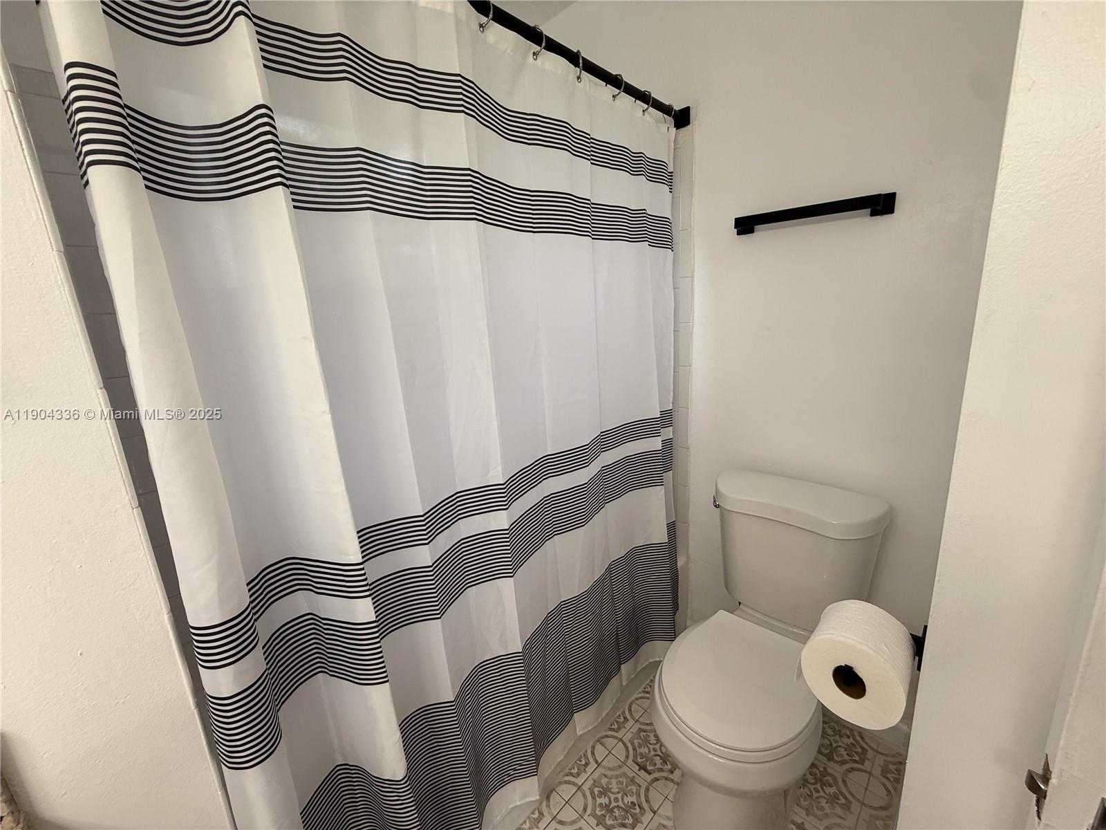 Small Image of 11 EDGEWATER DR #8, Coral Gables Number 9