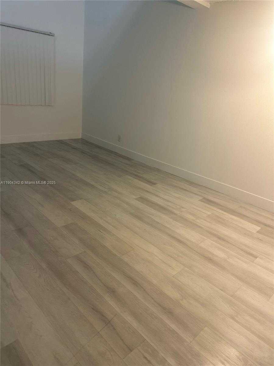 Small Image of 18007 NORTH WEST 68TH AVE #U-103, Hialeah Number 2