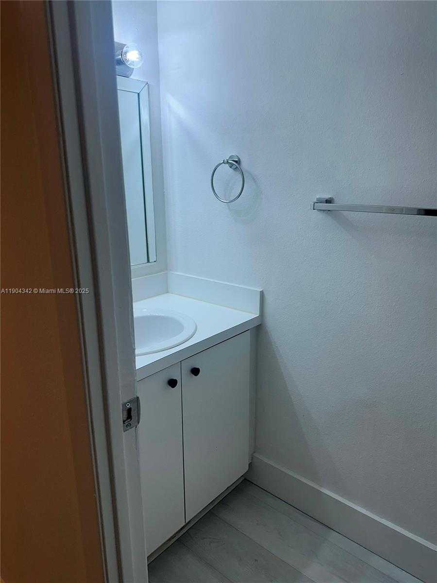 Small Image of 18007 NORTH WEST 68TH AVE #U-103, Hialeah Number 8