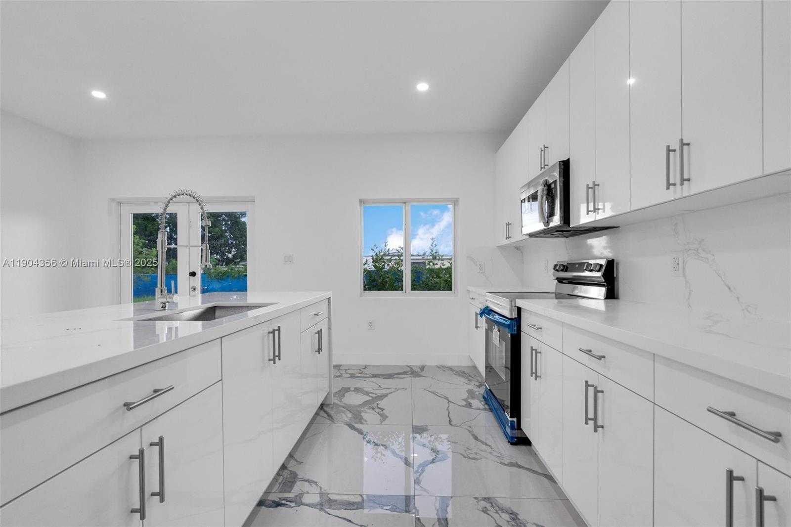 Small Image of 11870 SOUTH WEST 220TH ST #B, Miami Number 12