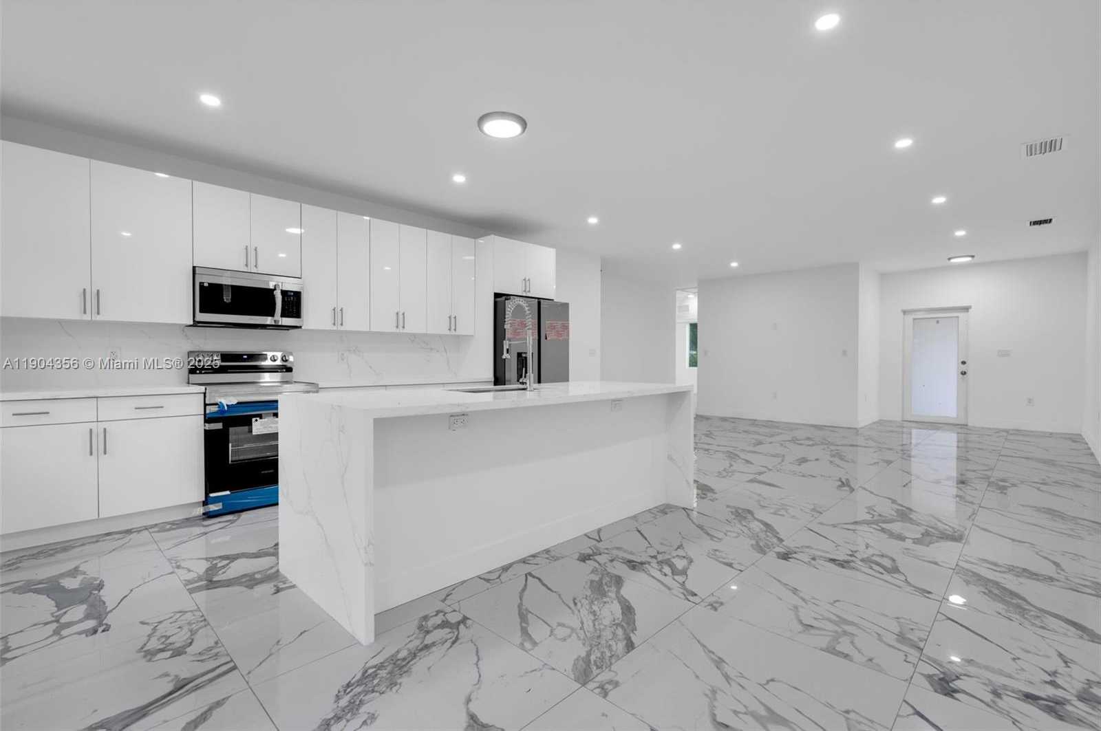 Small Image of 11870 SOUTH WEST 220TH ST #B, Miami Number 14