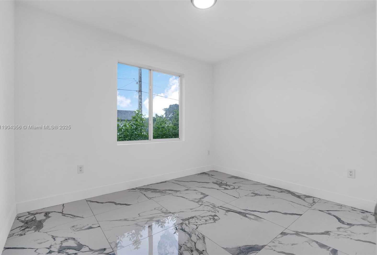 Small Image of 11870 SOUTH WEST 220TH ST #B, Miami Number 17