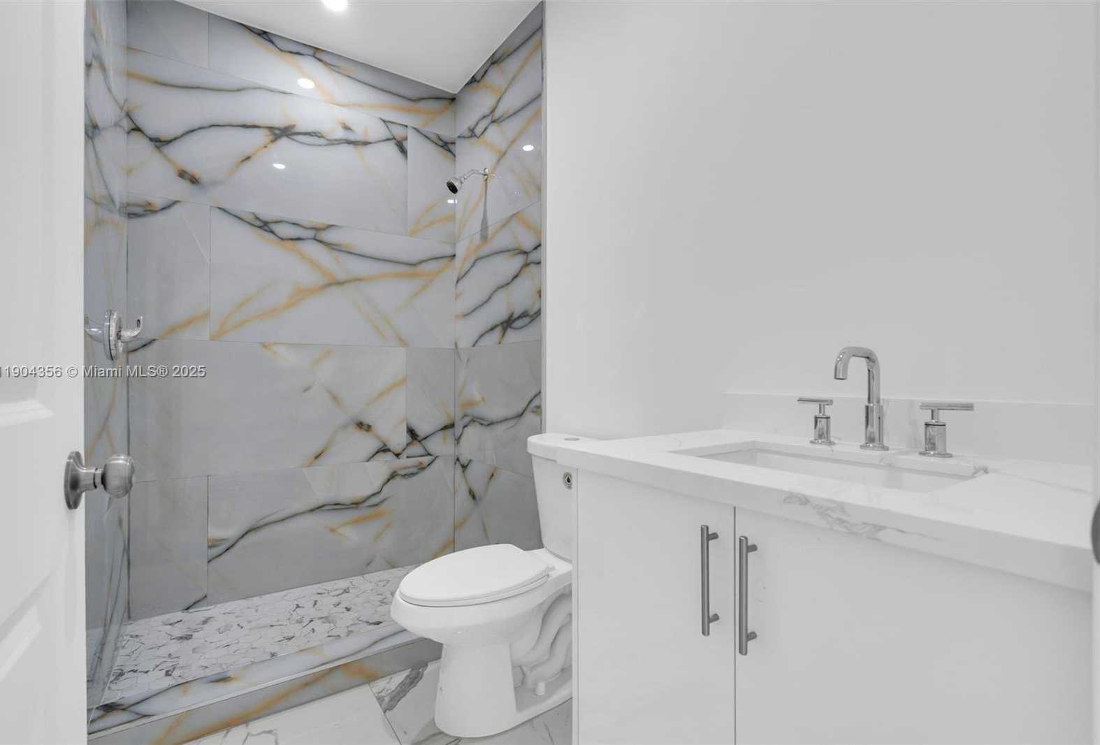 Small Image of 11870 SOUTH WEST 220TH ST #B, Miami Number 19