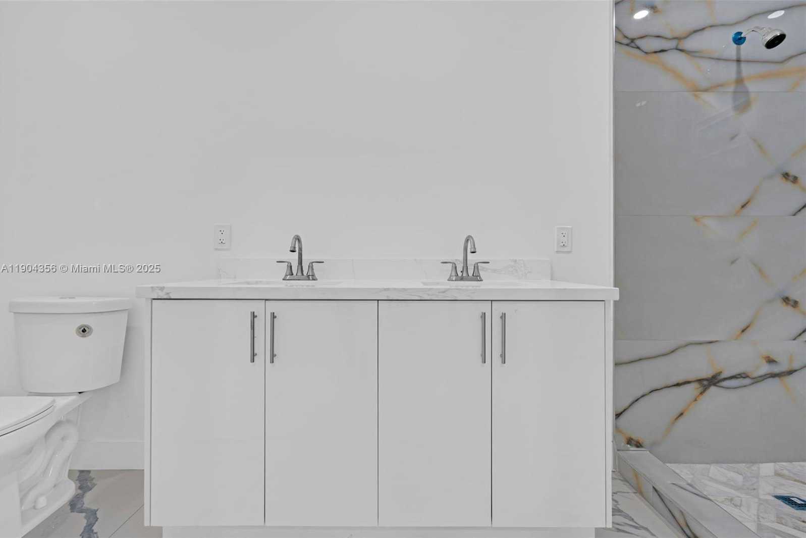 Small Image of 11870 SOUTH WEST 220TH ST #B, Miami Number 21