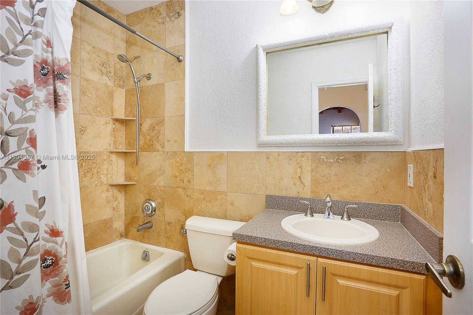 Small Image of 1027 SOUTH WEST 22 ST, Miami Number 17