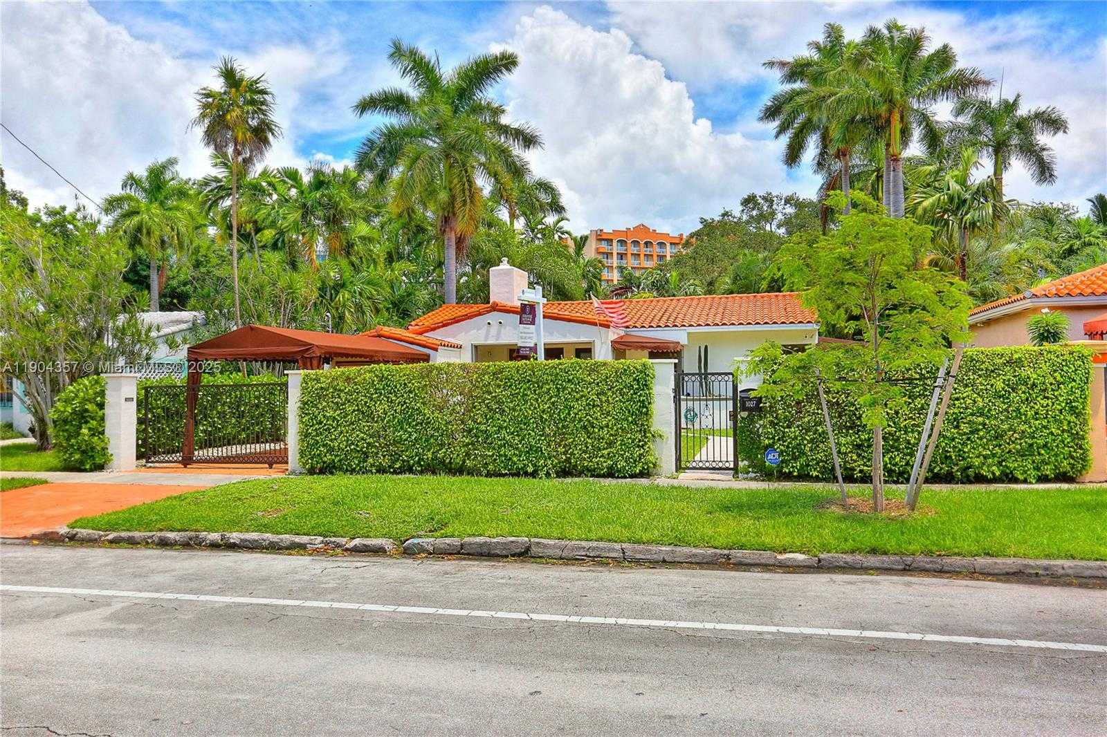 Small Image of 1027 SOUTH WEST 22 ST, Miami Number 25