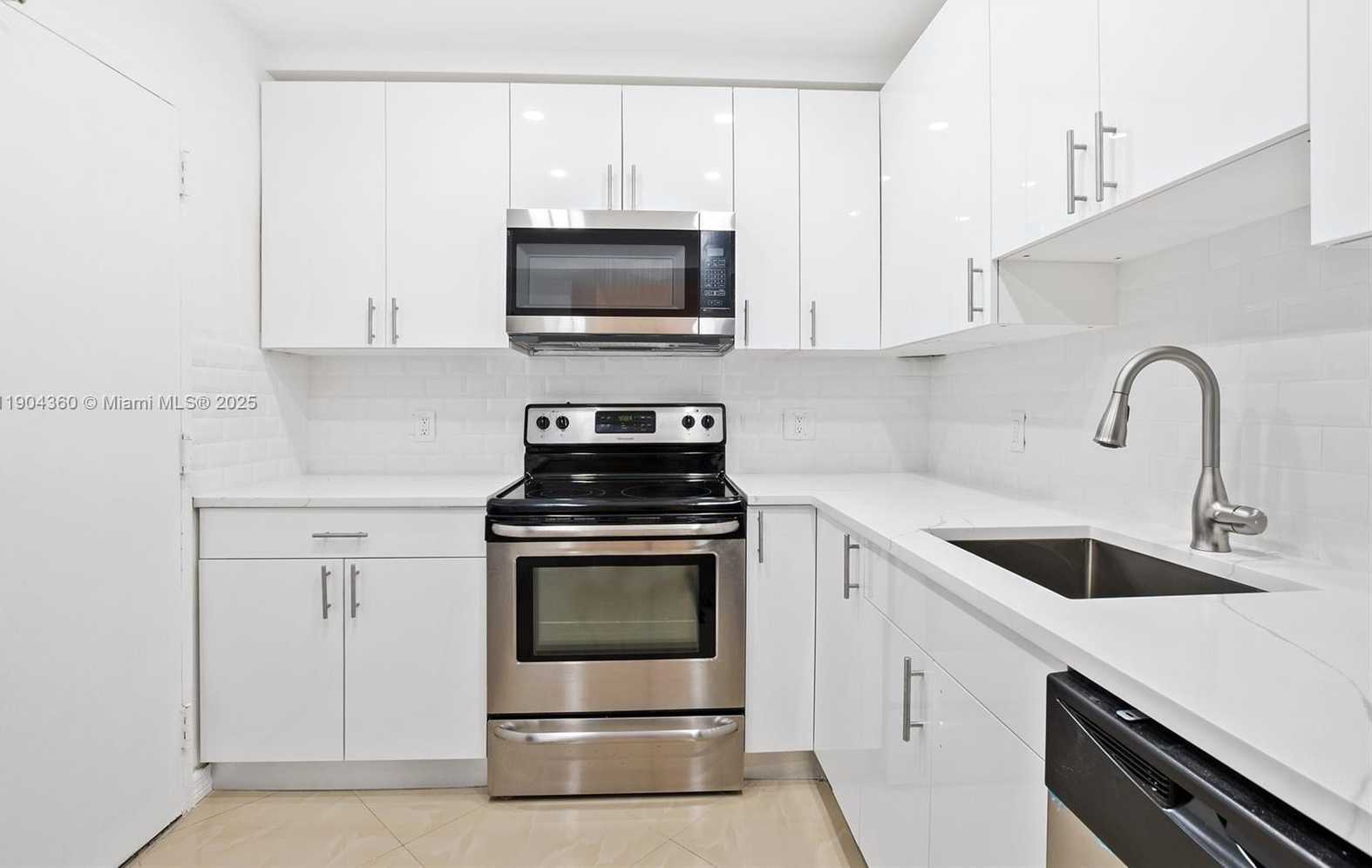 Small Image of 1985 SOUTH OCEAN DR #2M, Hallandale Beach Number 12