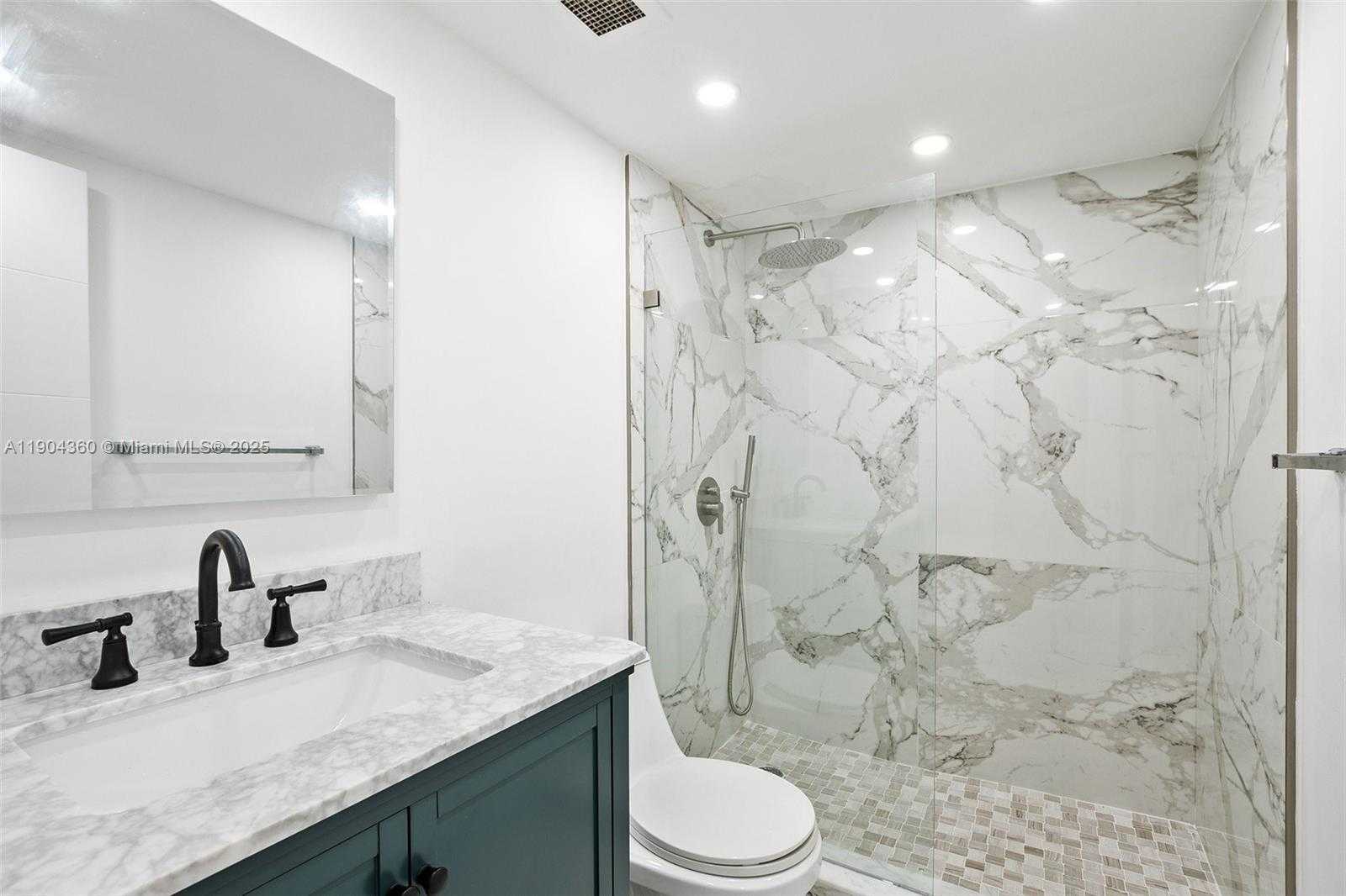 Small Image of 1985 SOUTH OCEAN DR #2M, Hallandale Beach Number 18