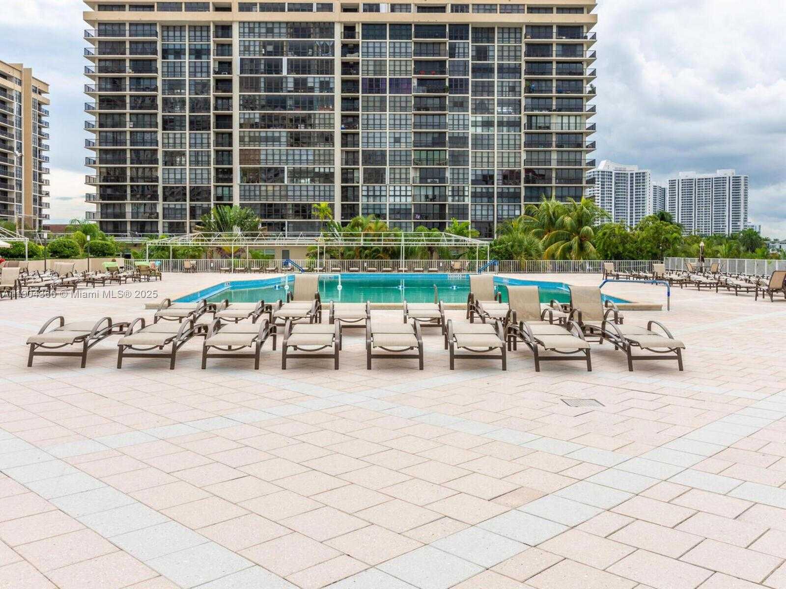 Small Image of 1985 SOUTH OCEAN DR #2M, Hallandale Beach Number 20