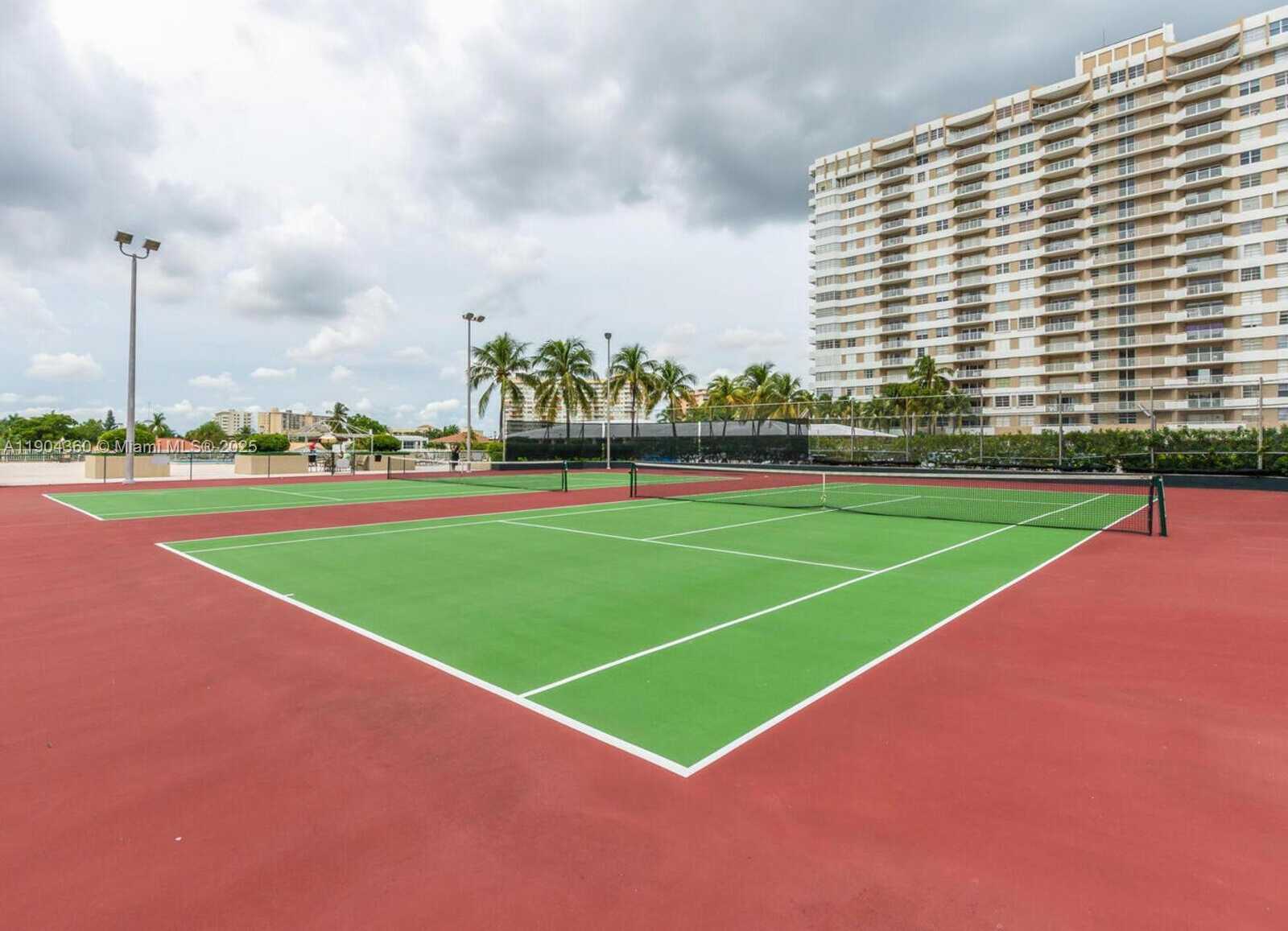 Small Image of 1985 SOUTH OCEAN DR #2M, Hallandale Beach Number 23