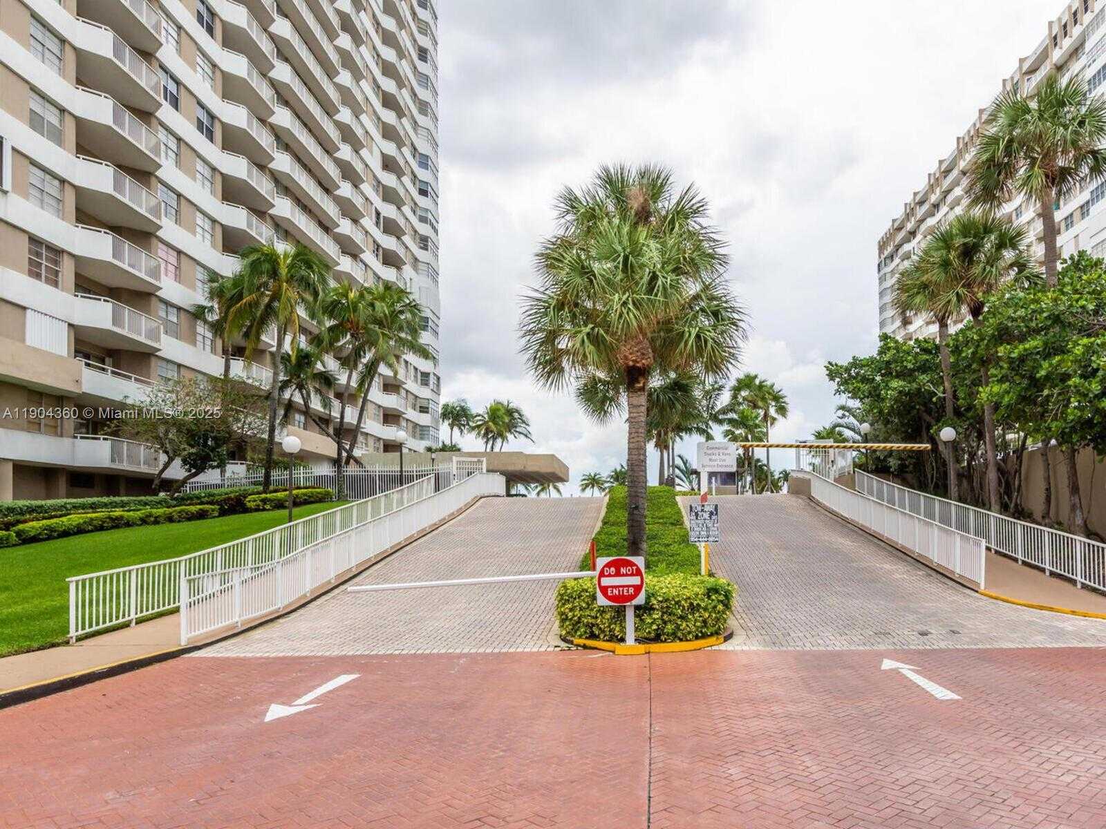 Small Image of 1985 SOUTH OCEAN DR #2M, Hallandale Beach Number 29