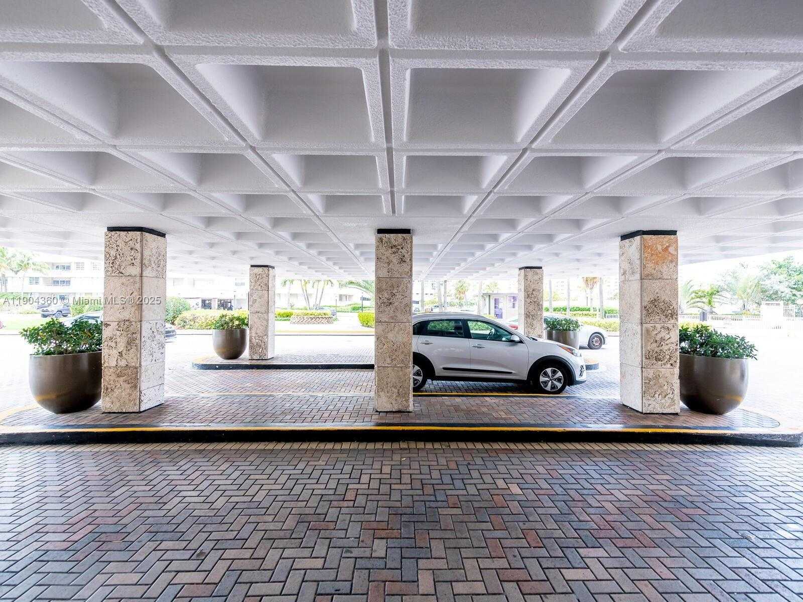 Small Image of 1985 SOUTH OCEAN DR #2M, Hallandale Beach Number 32