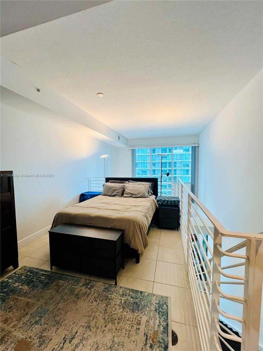 Small Image of 60 SOUTH WEST 13TH ST #1612, Miami Number 6