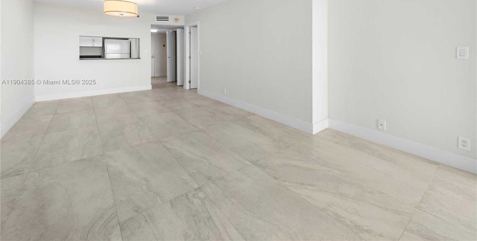 Small Image of 2555 COLLINS AVE #904, Miami Beach Number 10