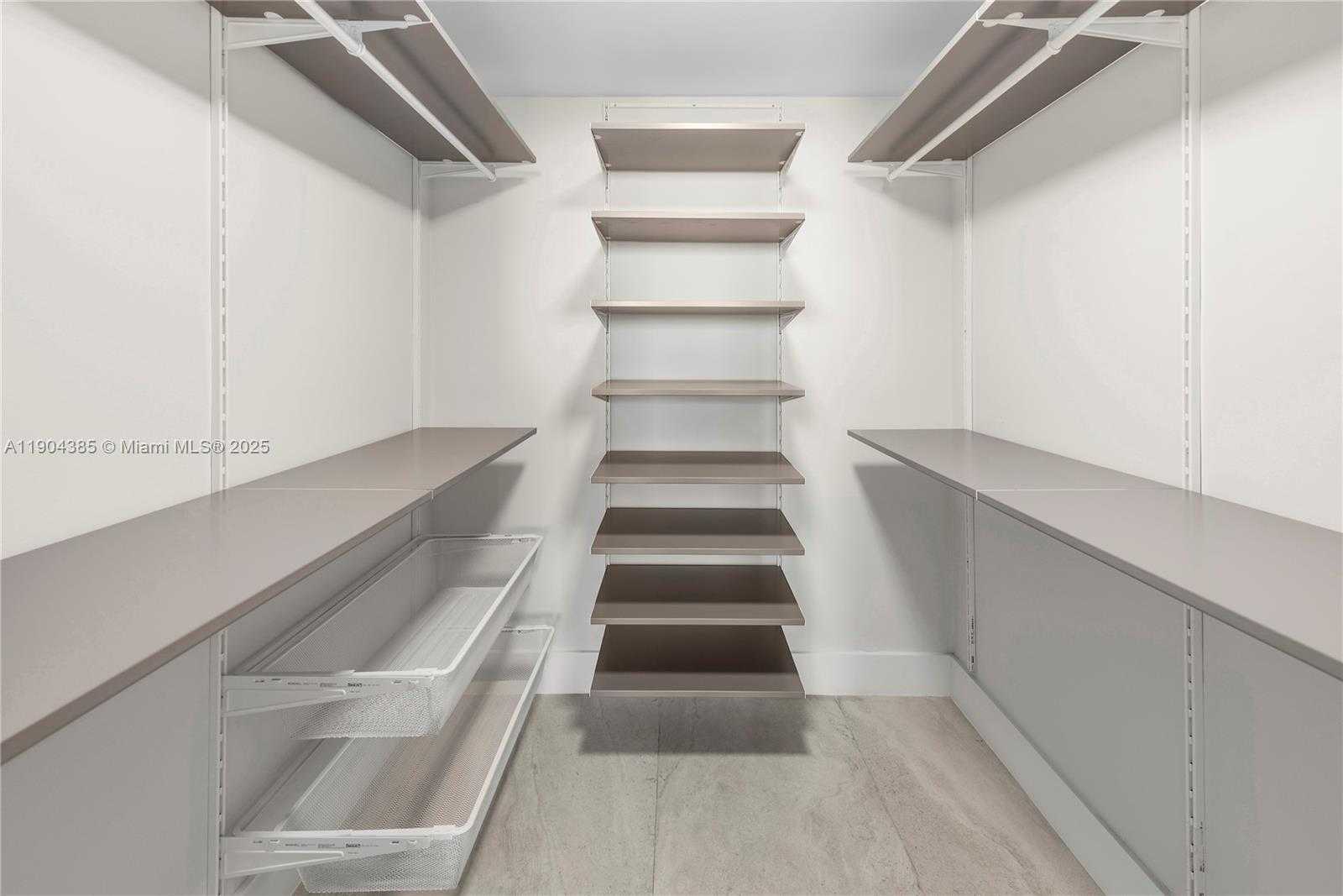 Small Image of 2555 COLLINS AVE #904, Miami Beach Number 17