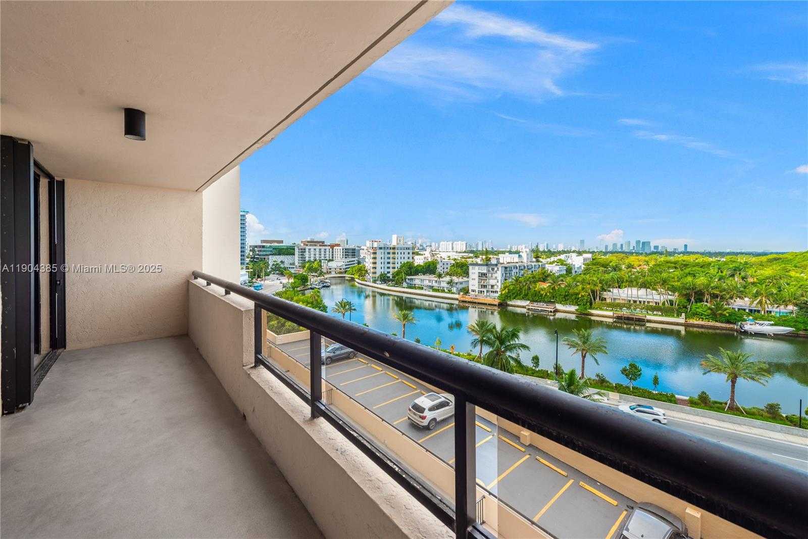 Small Image of 2555 COLLINS AVE #904, Miami Beach Number 2