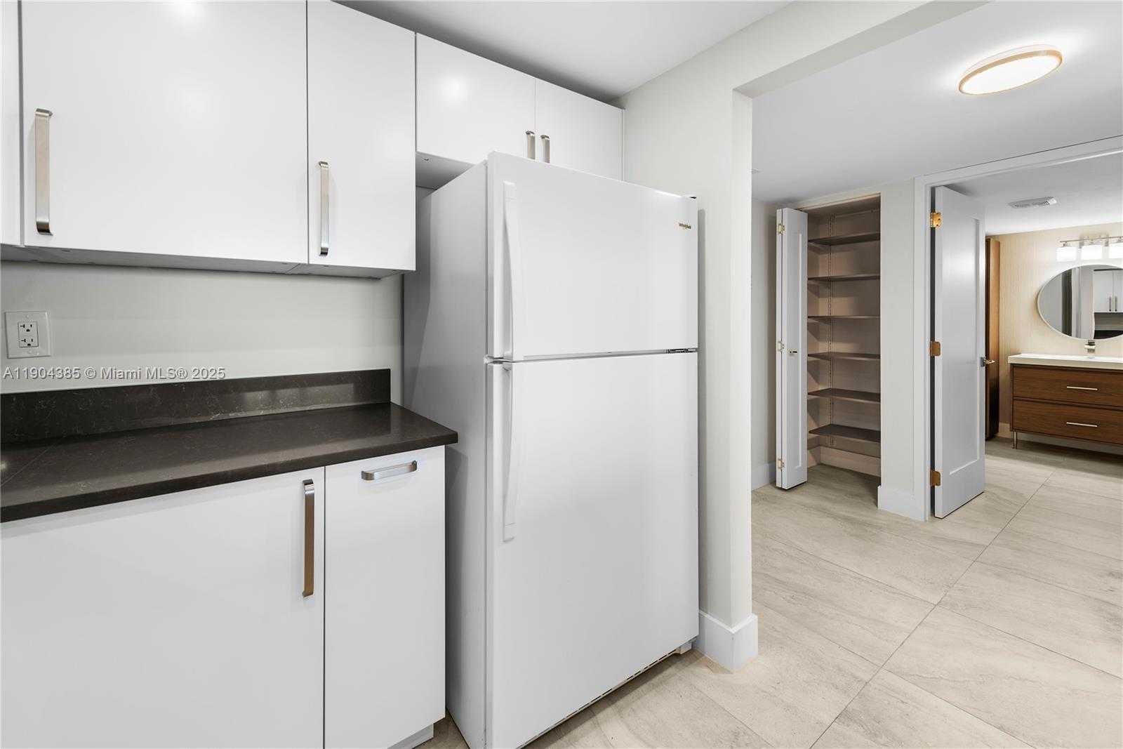 Small Image of 2555 COLLINS AVE #904, Miami Beach Number 22