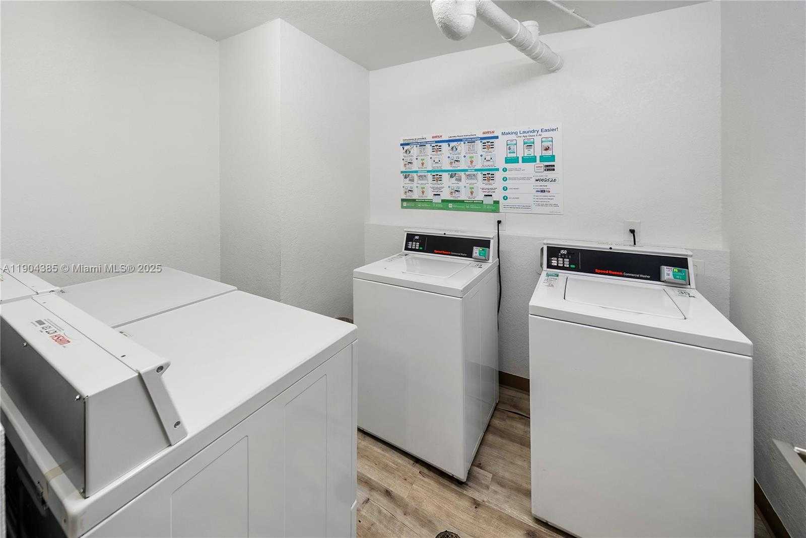 Small Image of 2555 COLLINS AVE #904, Miami Beach Number 43