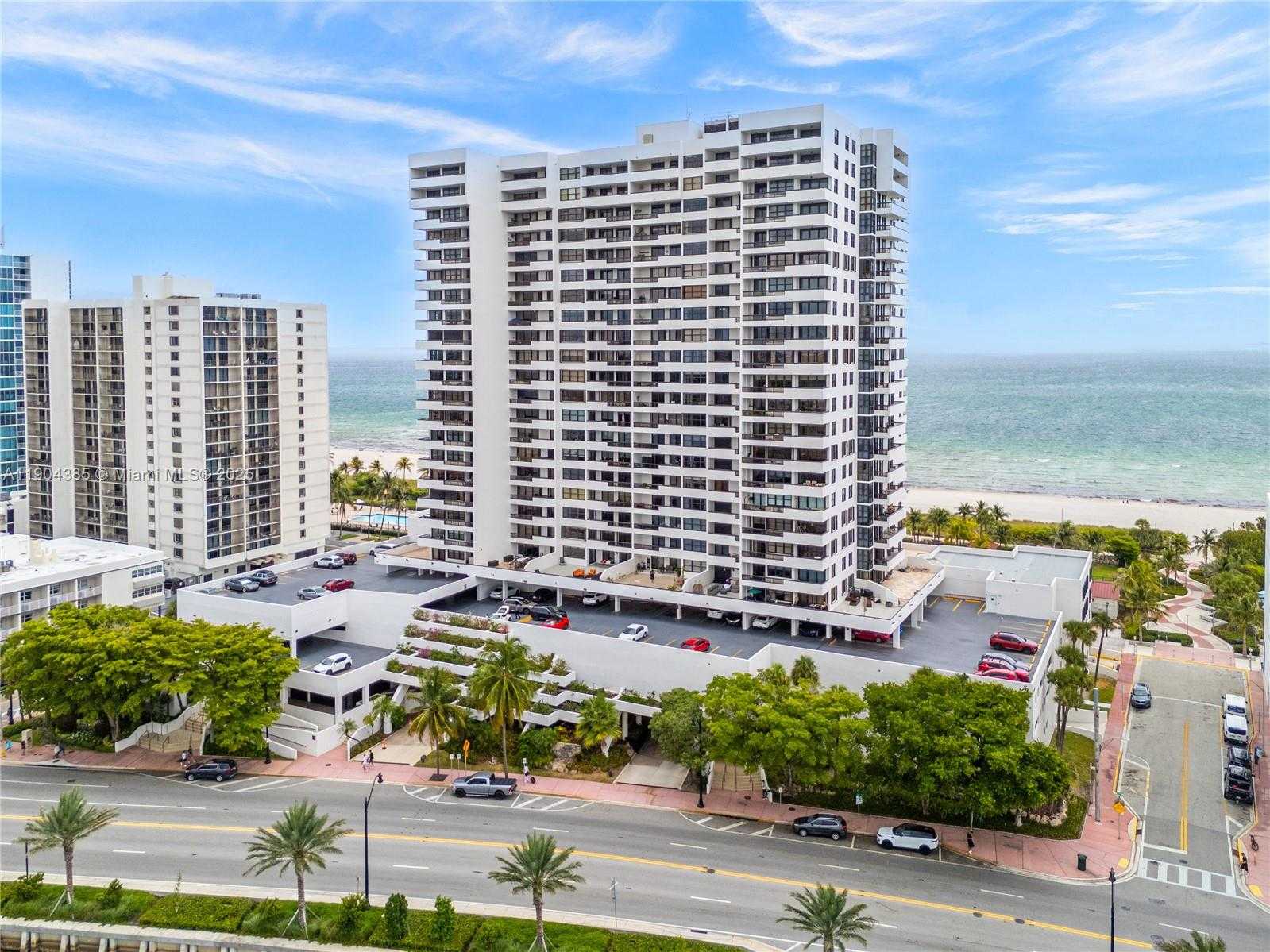 Small Image of 2555 COLLINS AVE #904, Miami Beach Number 5