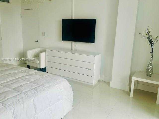 Small Image of 10275 COLLINS AV #514, Bal Harbour Number 15