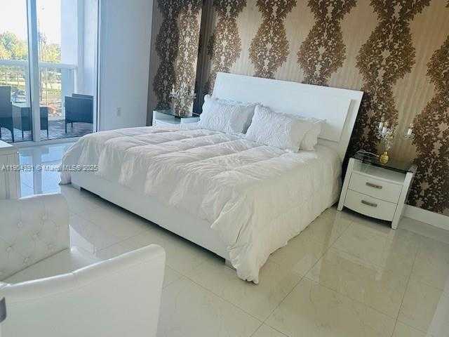 Small Image of 10275 COLLINS AV #514, Bal Harbour Number 24