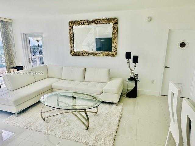 Small Image of 10275 COLLINS AV #514, Bal Harbour Number 4