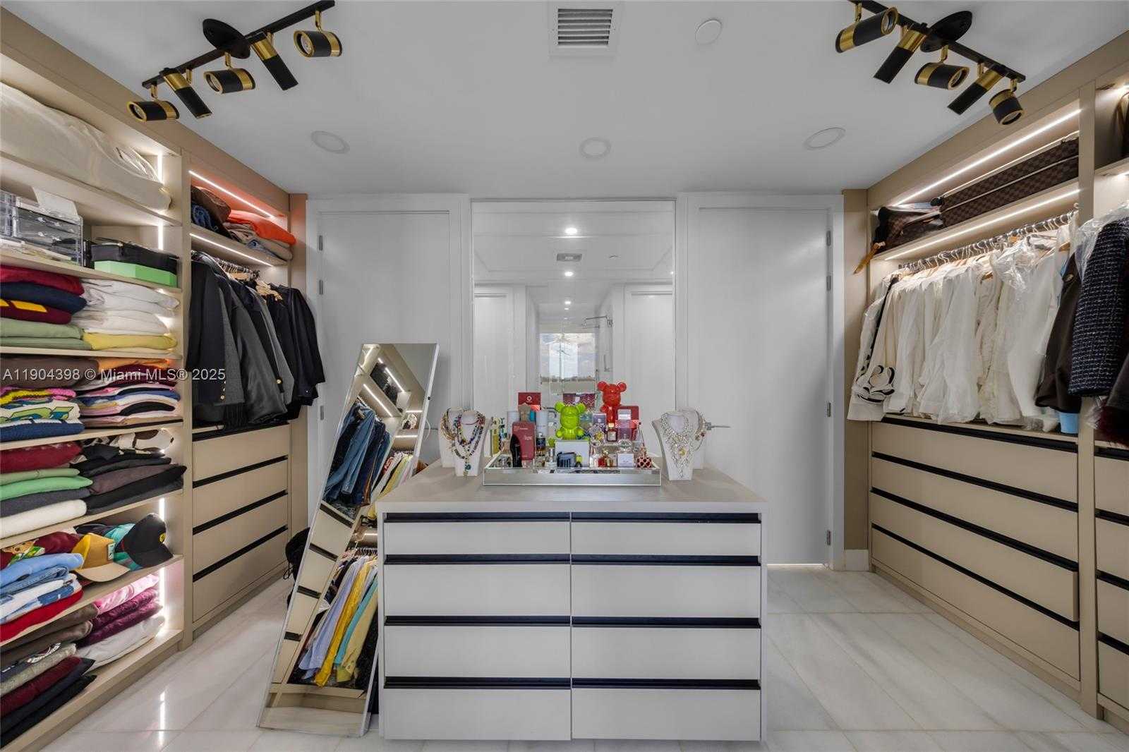 Small Image of 700 NORTH EAST 26TH TER #2202, Miami Number 20