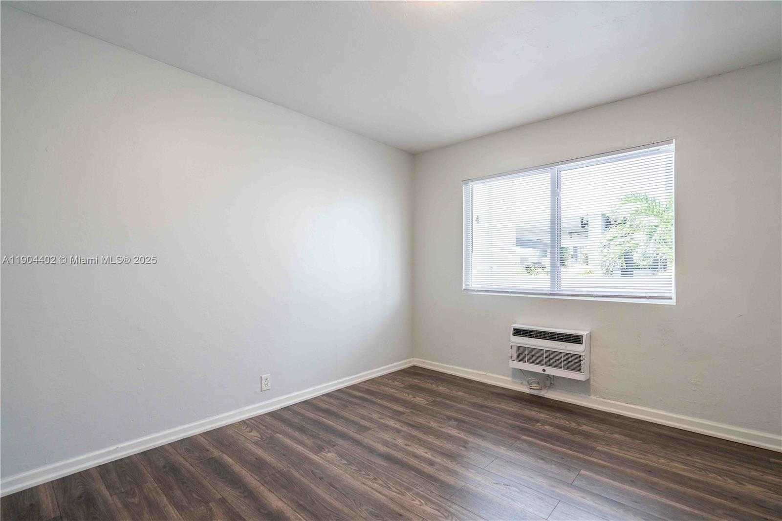 Small Image of 6871 ABBOTT AVE #3, Miami Beach Number 11