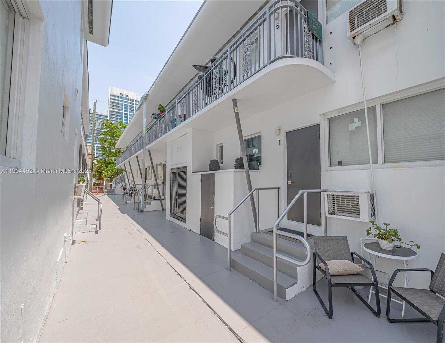 Small Image of 6871 ABBOTT AVE #3, Miami Beach Number 15