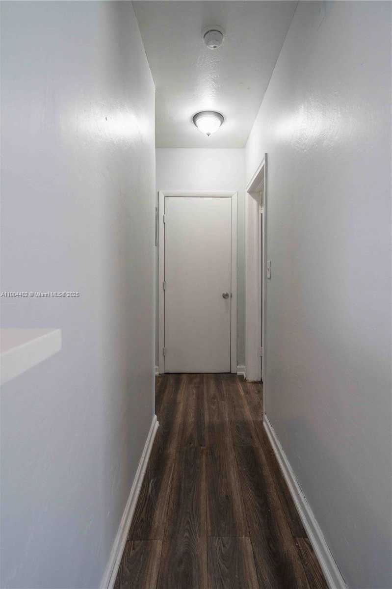 Small Image of 6871 ABBOTT AVE #3, Miami Beach Number 9