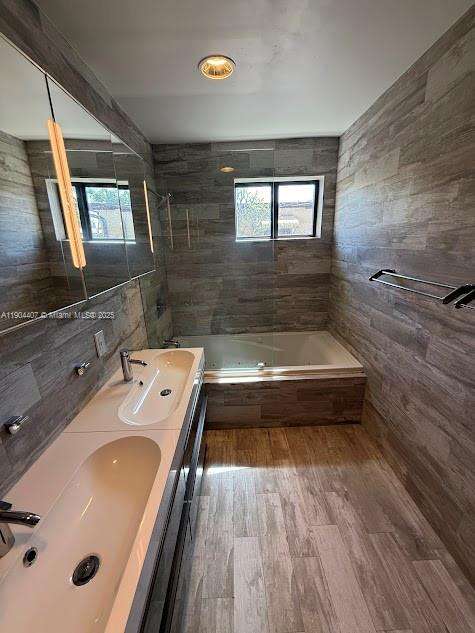 Small Image of 4902 SOUTH WEST 87TH PL, Miami Number 36